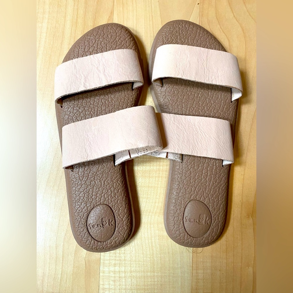 Sanuk Womens Sandals